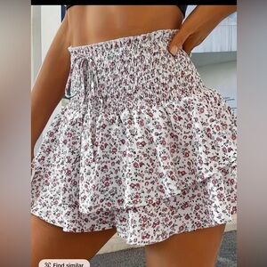 Women's Floral Frill Trim Shirred Tiered Layer Shorts,high waist size M, nwt